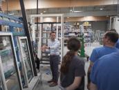 Réunion dans l'atelier chez Atlantique Ouvertures